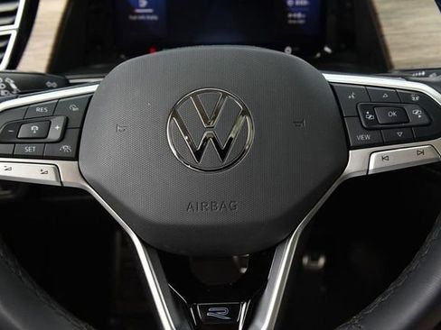 Certified 2025 Volkswagen Atlas SEL Premium R-Line AWD/4WD image 18