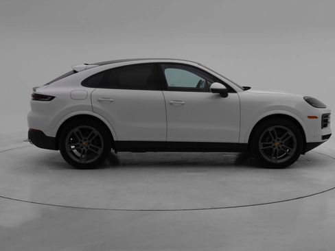 Used 2024 Porsche Cayenne Coupe image 10