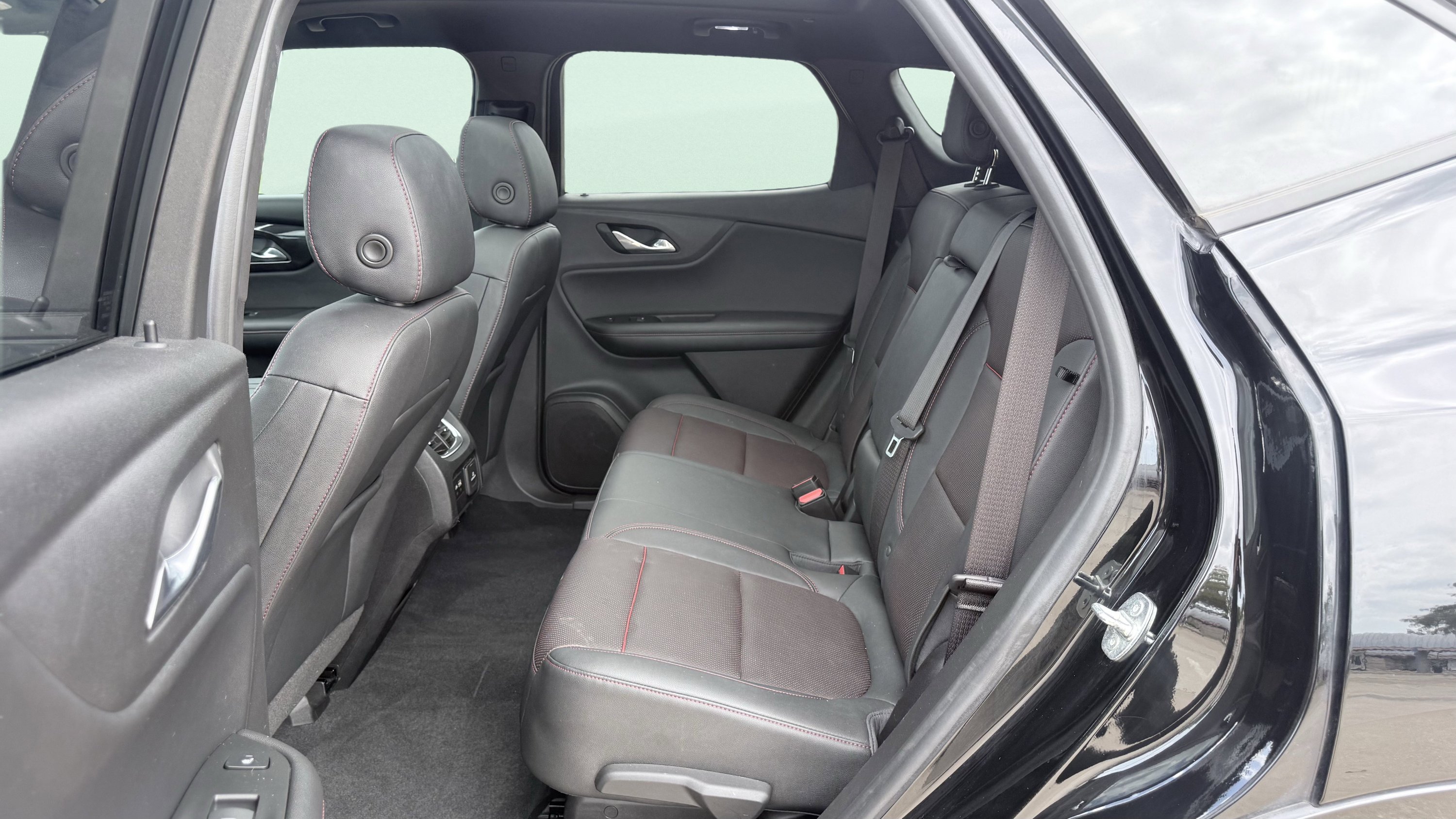 Used 2021 Chevrolet Blazer RS w/ Enhanced Convenience Package FWD image 31