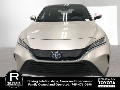 Used 2023 Toyota Venza Limited image 11