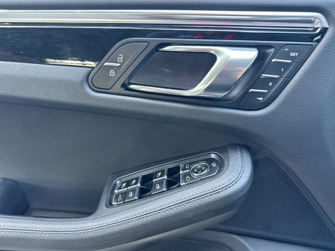 Certified 2023 Porsche Macan Turbo AWD/4WD image 12