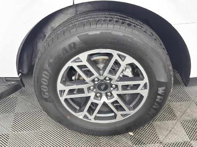 Used 2025 Ford Expedition Active RWD image 30