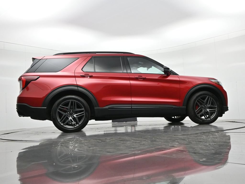 Used 2025 Ford Explorer ST w/ Sun And Sound Package AWD/4WD image 21
