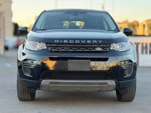 Used 2018 Land Rover Discovery Sport SE image 3
