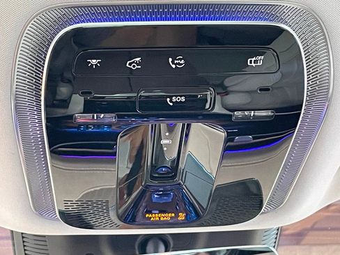 Used 2023 Mercedes-Benz EQS 580 4MATIC SUV image 43