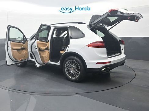 Used 2016 Porsche Cayenne w/ Premium Package AWD/4WD image 38