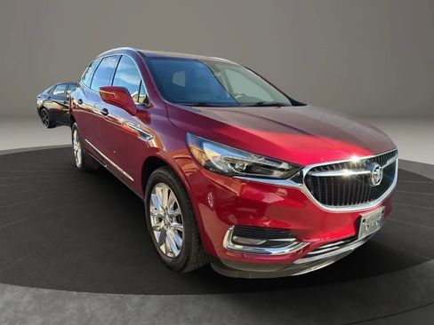 Used 2018 Buick Enclave Essence w/ Trailering Package image 3