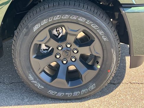 New 2026 RAM 1500 4x4 Crew Cab image 11