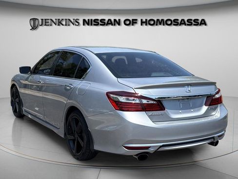 Used 2016 Honda Accord Sport image 7