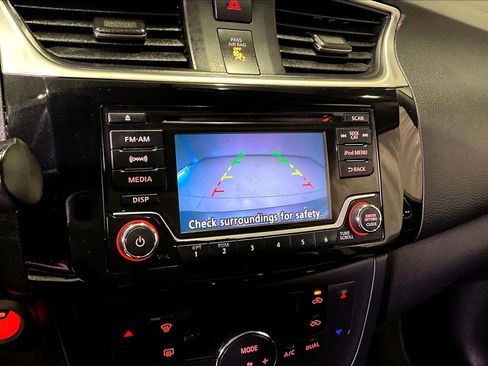 Used 2018 Nissan Sentra SV image 14