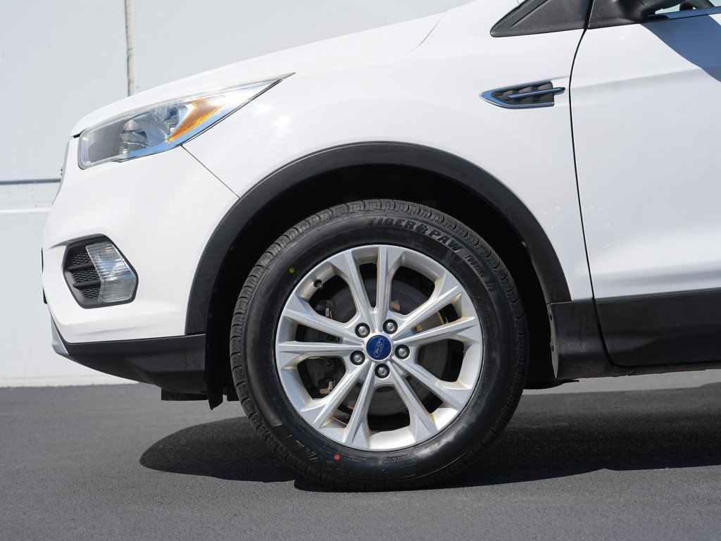 Used 2017 Ford Escape SE AWD/4WD image 11