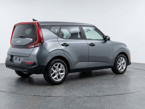 Used 2025 Kia Soul LX w/ LX Technology Package FWD image 9
