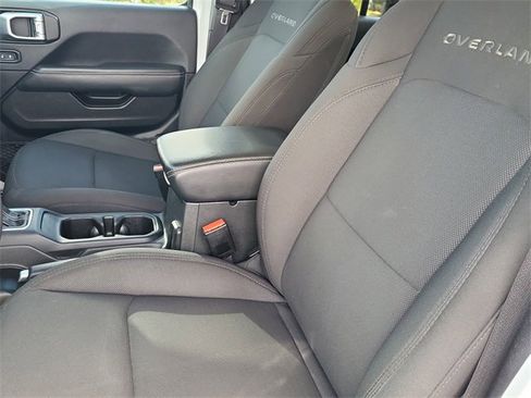 Used 2023 Jeep Gladiator Overland image 8