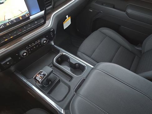 Used 2025 Chevrolet Silverado 1500 LT Trail Boss w/ Convenience Package II AWD/4WD image 25