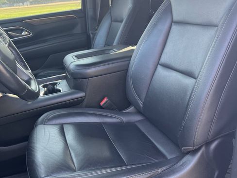 Used 2021 Chevrolet Suburban Z71 w/ Luxury Package AWD/4WD image 12