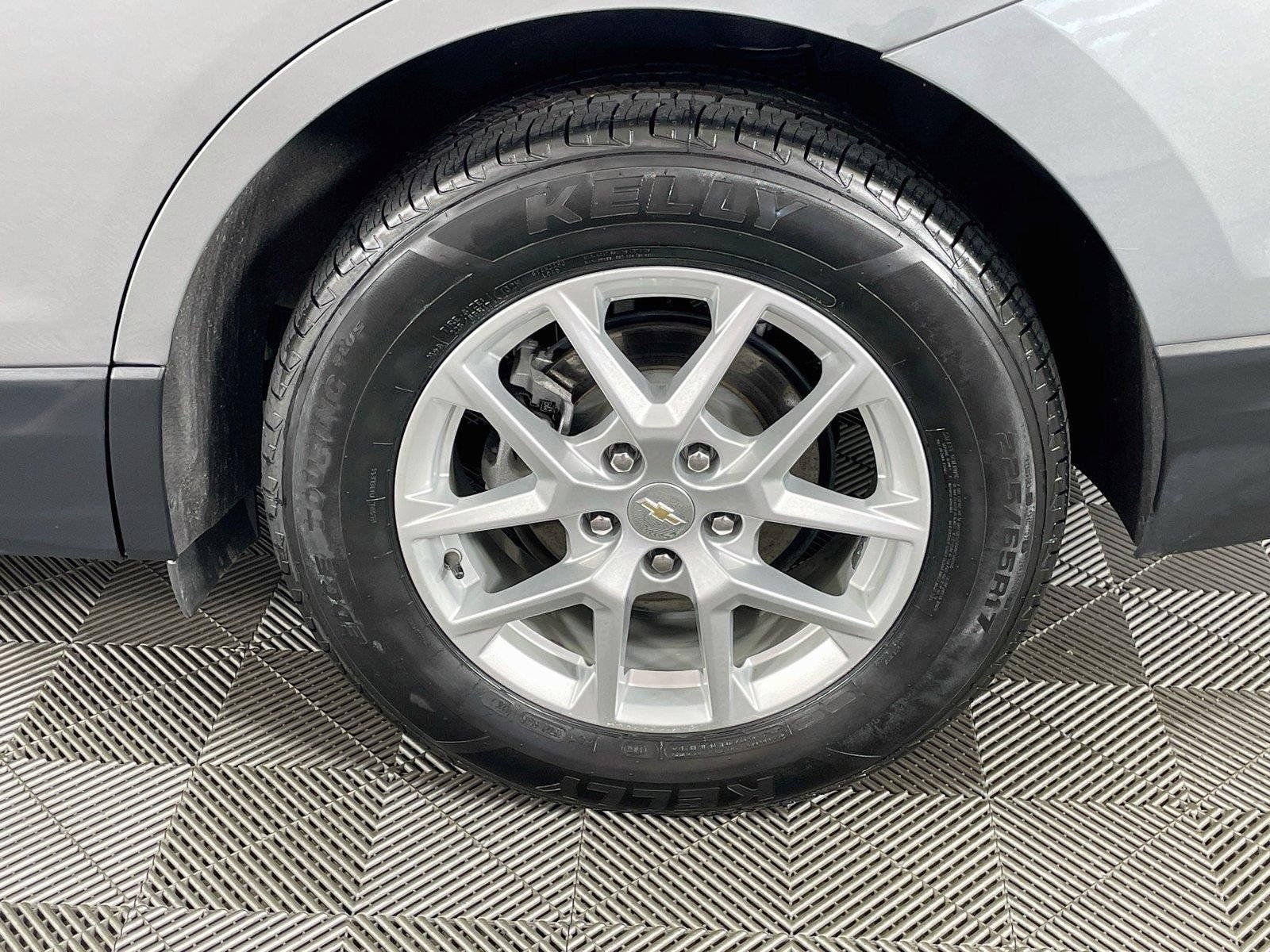 Used 2023 Chevrolet Equinox LT AWD/4WD image 32