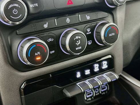 Used 2021 RAM 1500 Big Horn AWD/4WD image 25
