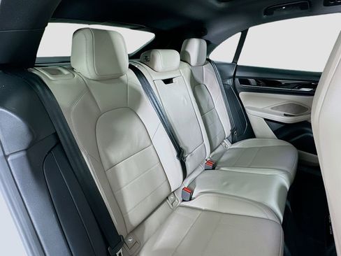 Used 2025 Porsche Macan 4S Electric image 29