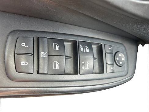 Used 2014 Jeep Cherokee Trailhawk w/ Comfort/Convenience Group AWD/4WD image 43