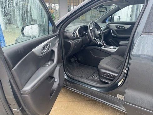 Used 2019 Chevrolet Blazer LT FWD image 19