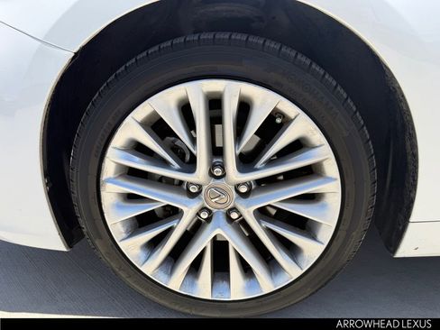 Used 2014 Lexus ES 350 w/ Luxury Package FWD image 10