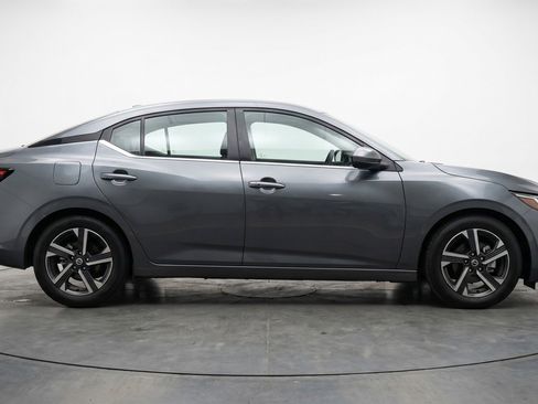 Used 2025 Nissan Sentra SV FWD image 11