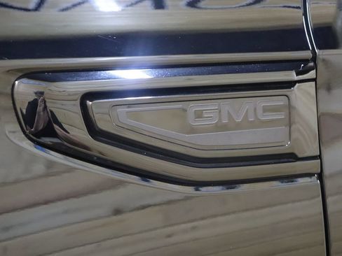 Used 2023 GMC Yukon Denali Ultimate AWD/4WD image 18