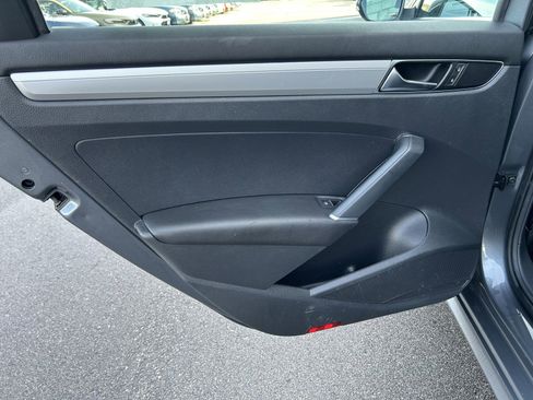 Used 2016 Volkswagen Passat 1.8T S image 13