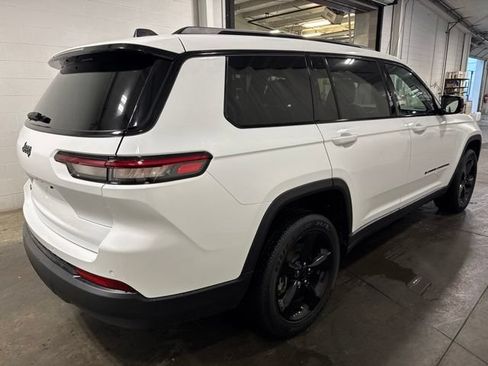 Used 2023 Jeep Grand Cherokee L Laredo AWD/4WD image 4