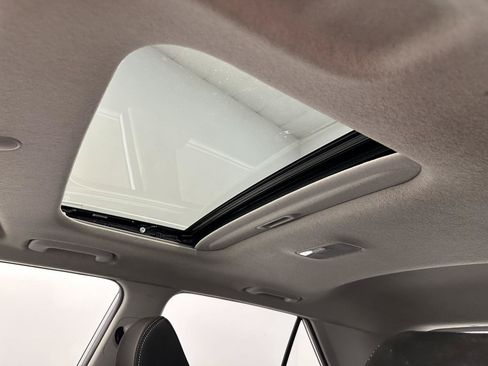 Certified 2023 Hyundai Venue SEL FWD image 17