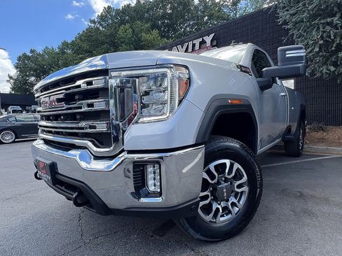Used 2022 GMC Sierra 2500 SLE image 2