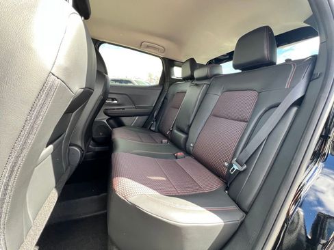 New 2025 Nissan Kicks SR image 30