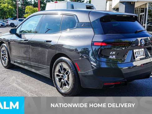 Used 2022 BMW iX xDrive50 w/ Dynamic Handling Package image 5