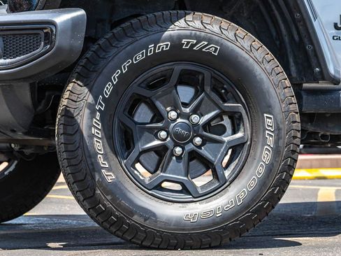 Used 2021 Jeep Gladiator Sport AWD/4WD image 6