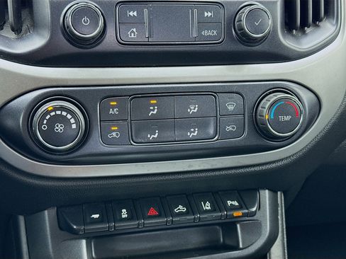 Used 2021 Chevrolet Colorado LT w/ Safety Package image 12