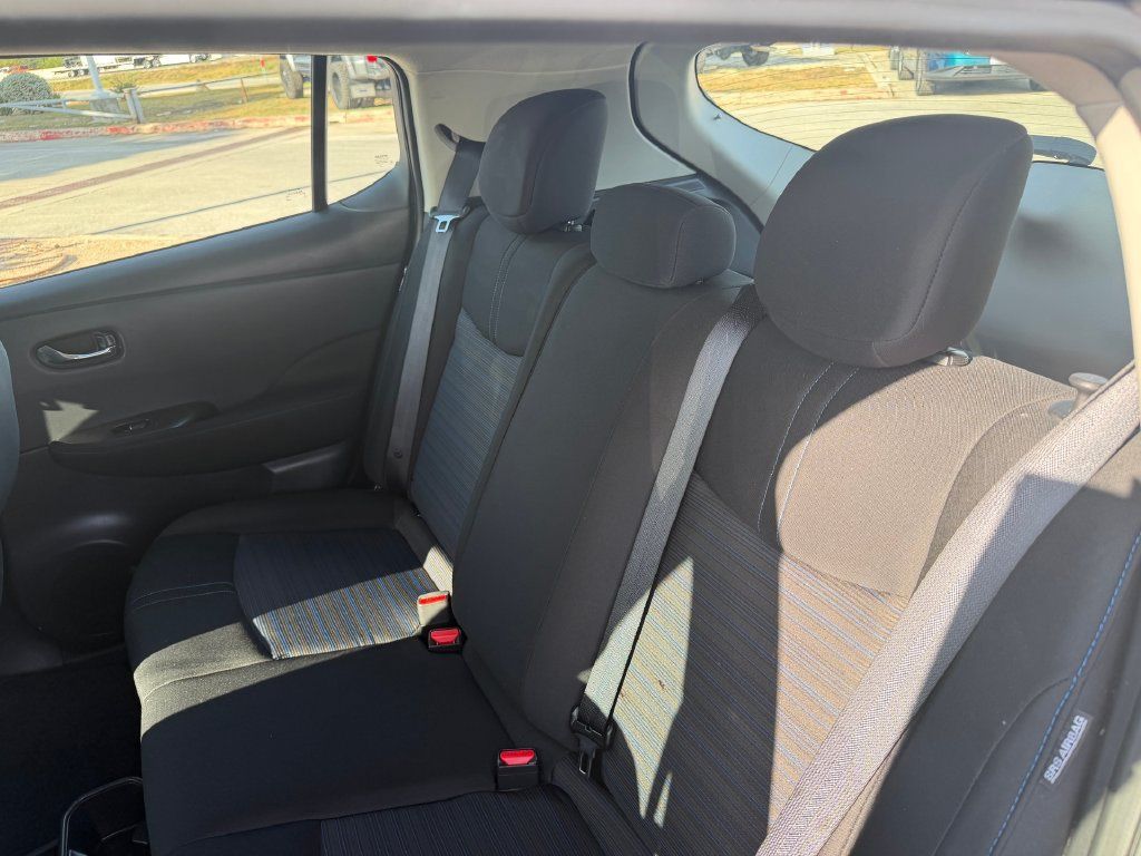 Used 2025 Nissan Leaf S FWD image 27