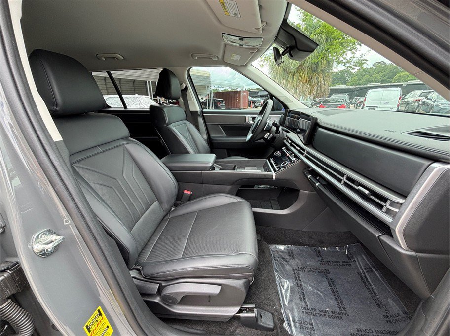 Used 2025 Hyundai Santa Fe SEL FWD image 40