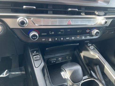 Used 2023 Kia Telluride S image 31