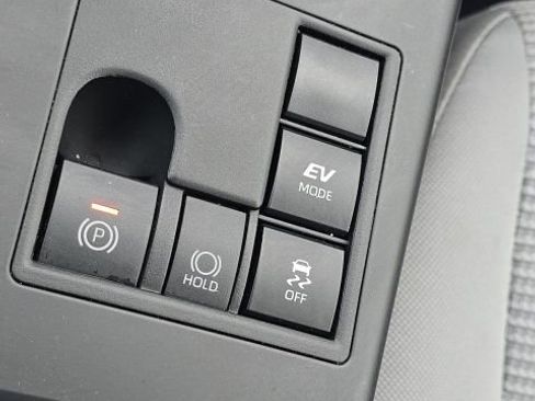 Used 2023 Toyota Highlander LE image 40