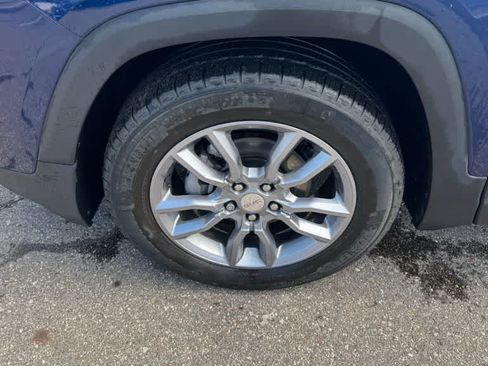 Used 2022 GMC Terrain SLT w/ LPO, Floor Liner Package image 10