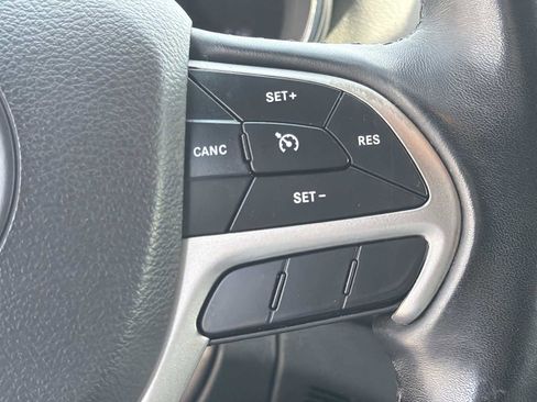 Used 2020 Jeep Grand Cherokee Altitude AWD/4WD image 8