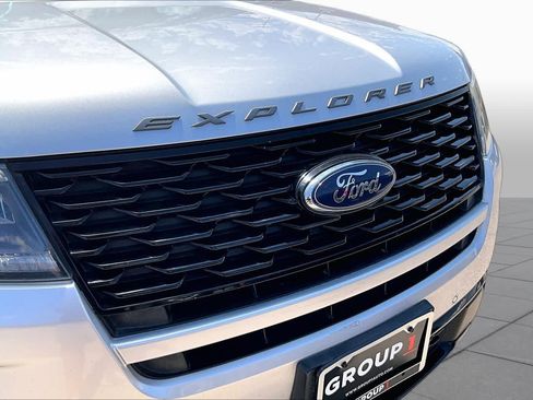 Used 2018 Ford Explorer Sport AWD/4WD image 30