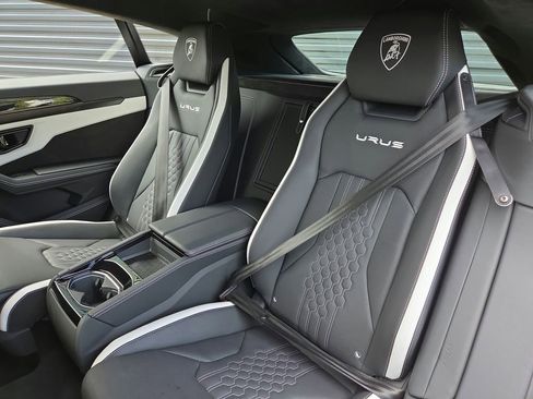 Used 2024 Lamborghini Urus S AWD/4WD image 16