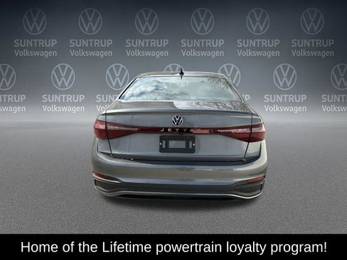 Used 2025 Volkswagen Jetta Sport image 4