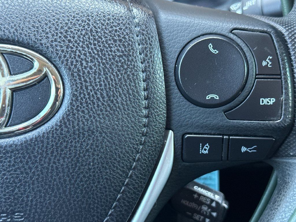 Used 2017 Toyota Corolla LE FWD image 24