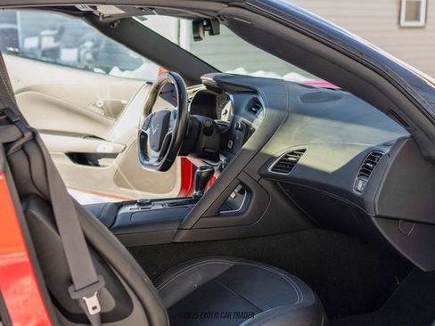 Used 2018 Chevrolet Corvette Stingray Convertible w/ 2LT Preferred Equipment Group image 27