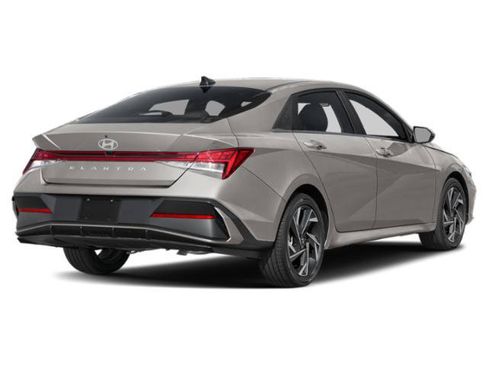 Used 2025 Hyundai Elantra SEL FWD image 2