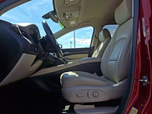 Used 2019 Buick Enclave Essence image 14