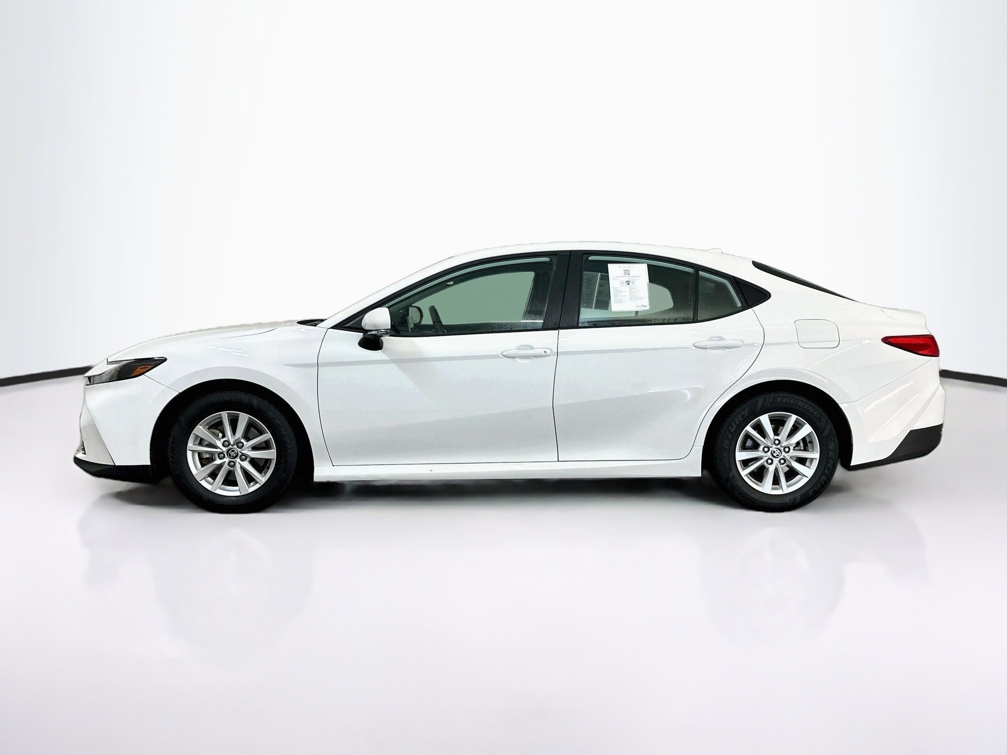 Used 2025 Toyota Camry LE FWD image 4