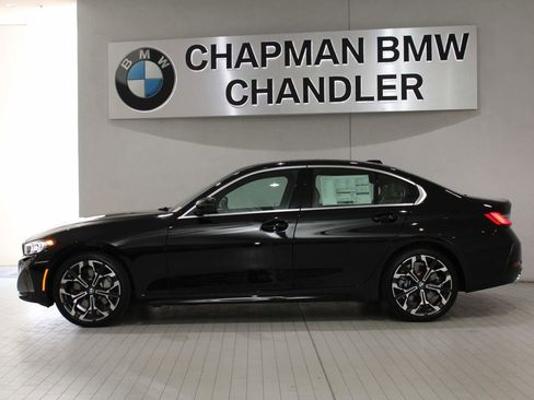 Used 2025 BMW 330i Sedan image 3